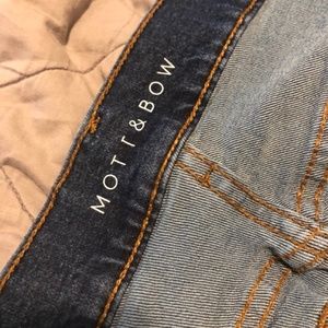 Mott & Bow Boyfriend jeans